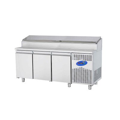 Tavolo di preparazione Premium Plus - con 3 porte e vetrina superiore