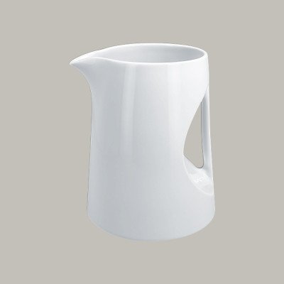 Krug aus strahlend weißem...