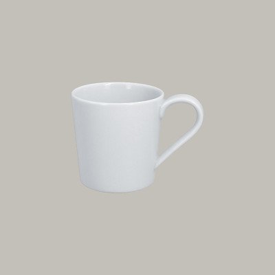 Becher aus robustem weißem...
